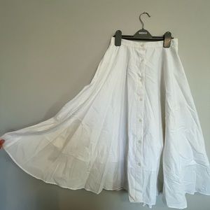 3 for 15$ 🌸 UNIQLO white skirt size Small